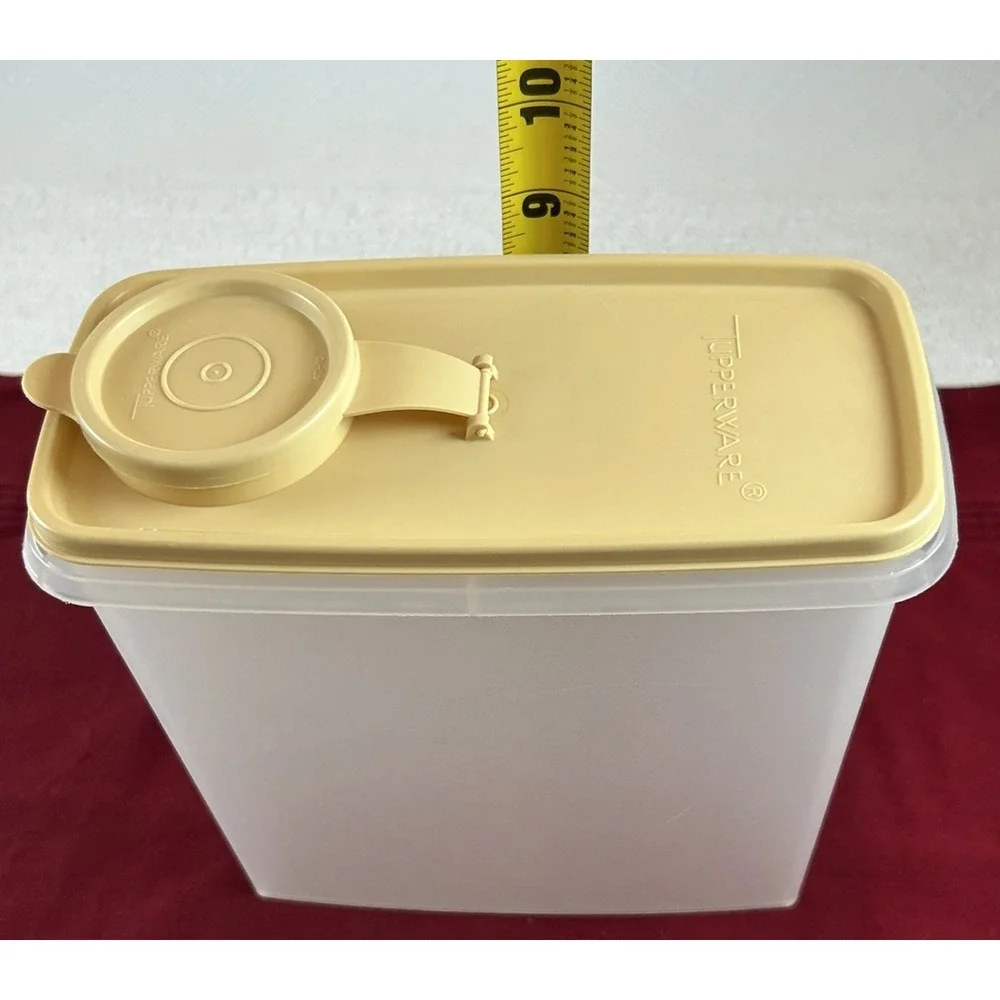 Tupperware vtg cereal